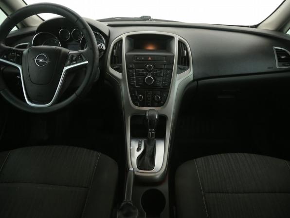 Opel Astra J с пробегом 2011 года, цена 527 000 рублей, 185500 км, хэтчбек, Автокод Объявления