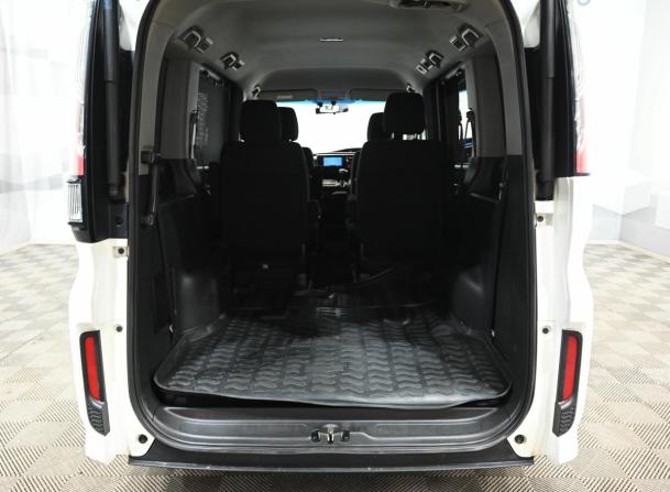 Honda Stepwgn V с пробегом 2015 года, цена 1 950 000 рублей, 121768 км, минивэн, Автокод Объявления