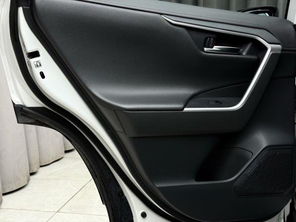 Toyota RAV4 V (XA50) с пробегом 2021 года, цена 3 399 000 рублей, 173462 км, внедорожник, Автокод Объявления