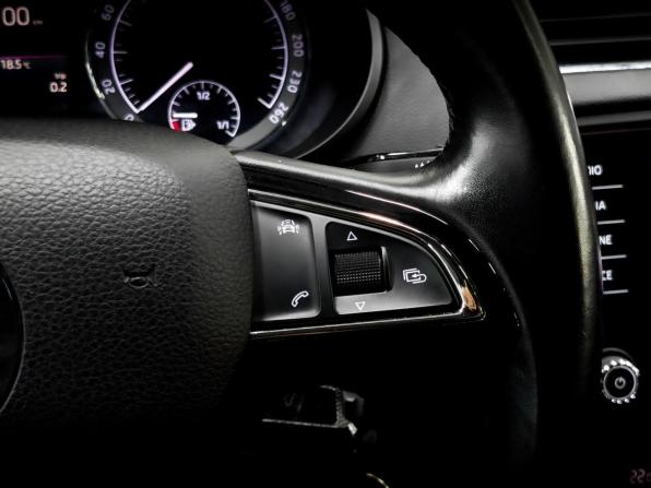 Skoda Octavia III (A7) Рестайлинг с пробегом 2018 года, цена 2 100 000 рублей, 91921 км, лифтбек, Автокод Объявления