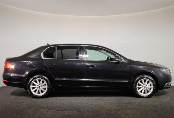 Skoda Superb II Рестайлинг с пробегом 2013 года, цена 1 120 000 рублей, 215047 км, лифтбек, Автокод Объявления