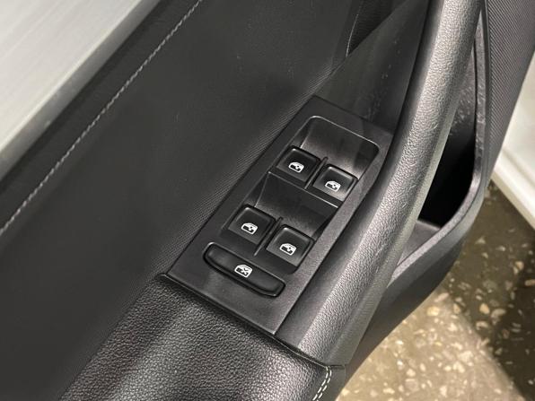 Skoda Rapid I Рестайлинг с пробегом 2018 года, цена 1 025 000 рублей, 164200 км, лифтбек, Автокод Объявления