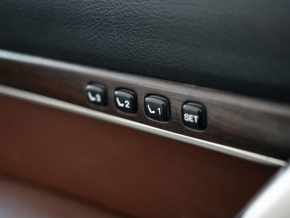 Toyota Land Cruiser 200 Series Рестайлинг 2 с пробегом 2015 года, цена 6 425 000 рублей, 120999 км, внедорожник, Автокод Объявления
