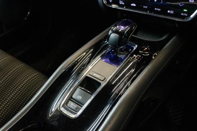 Honda Vezel I с пробегом 2014 года, цена 1 299 000 рублей, 161507 км, внедорожник, Автокод Объявления