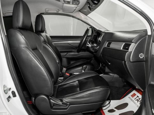 Mitsubishi Outlander III Рестайлинг 3 с пробегом 2019 года, цена 2 500 000 рублей, 131705 км, внедорожник, Автокод Объявления