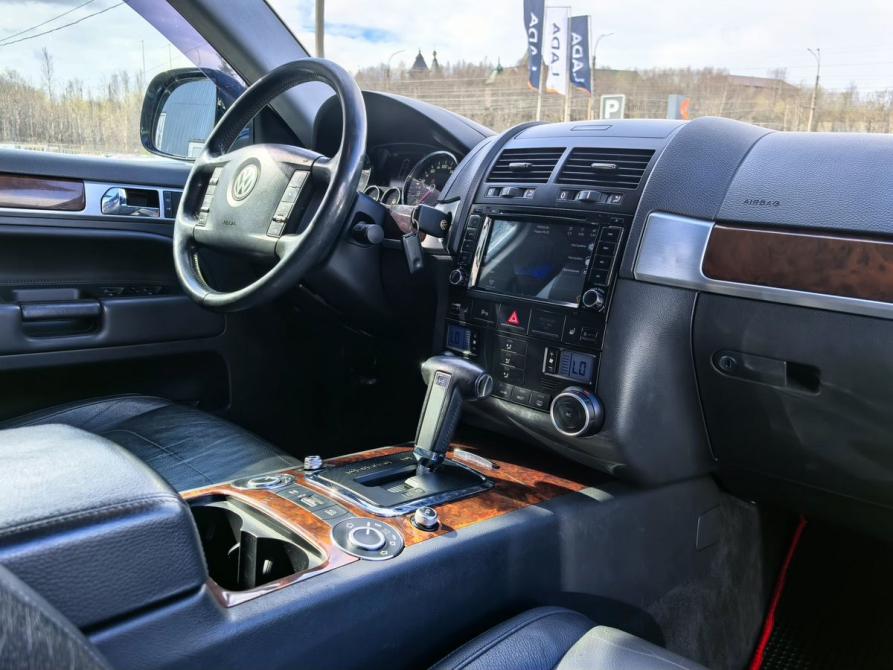 Volkswagen Touareg I Рестайлинг Мурманск  - изображение 12
