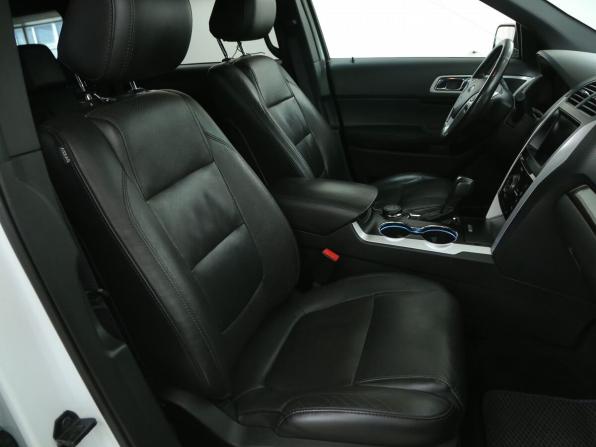 Ford Explorer V с пробегом 2015 года, цена 1 955 000 рублей, 163000 км, внедорожник, Автокод Объявления