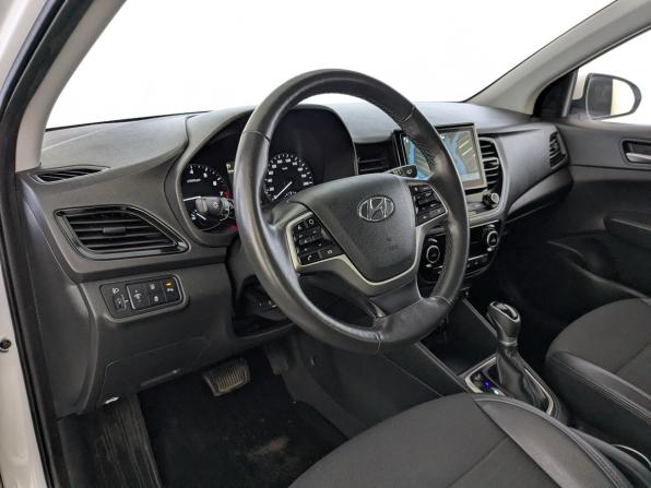 Hyundai Solaris II Рестайлинг с пробегом 2022 года, цена 1 700 000 рублей, 84425 км, седан, Автокод Объявления