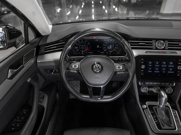 Volkswagen Passat B8 с пробегом 2018 года, цена 2 380 000 рублей, 106838 км, седан, Автокод Объявления