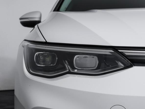 Volkswagen Golf VIII с пробегом 2020 года, цена 2 348 000 рублей, 46585 км, хэтчбек, Автокод Объявления