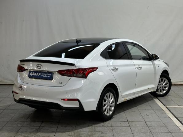 Hyundai Solaris II с пробегом 2018 года, цена 910 000 рублей, 211610 км, седан, Автокод Объявления