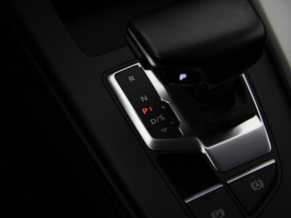 Audi A4 V (B9) Рестайлинг с пробегом 2021 года, цена 3 499 000 рублей, 40363 км, седан, Автокод Объявления