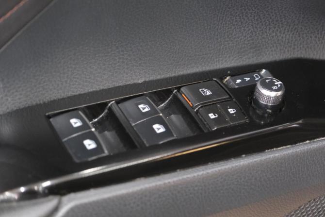 Toyota Camry VIII (XV70) с пробегом 2018 года, цена 2 399 000 рублей, 180000 км, седан, Автокод Объявления