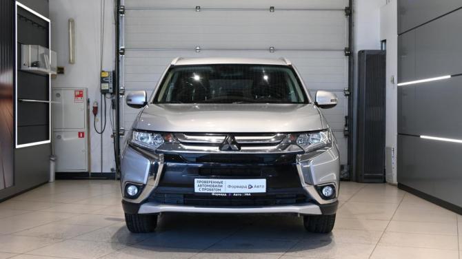 Mitsubishi Outlander III Рестайлинг 2 с пробегом 2016 года, цена 1 625 000 рублей, 136000 км, внедорожник, Автокод Объявления
