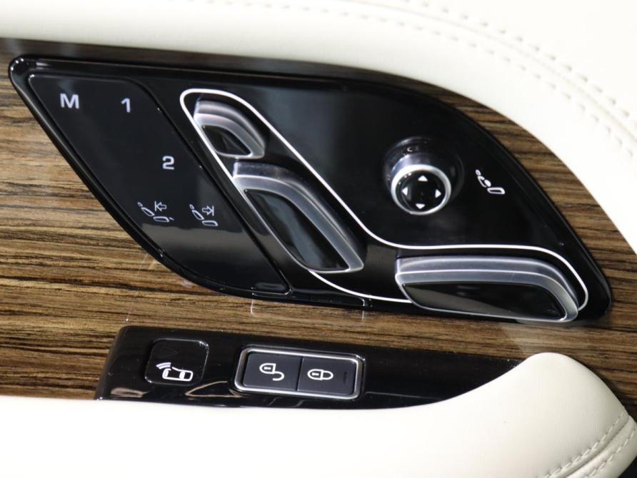 Land Rover Range Rover IV Рестайлинг Санкт-Петербург  - изображение 23