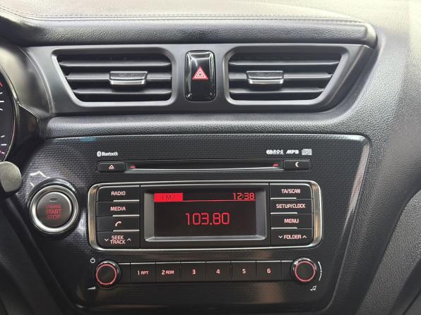 Kia Rio III Рестайлинг с пробегом 2015 года, цена 1 265 000 рублей, 73089 км, седан, Автокод Объявления