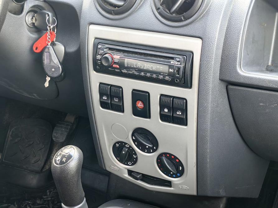 Renault Logan I Санкт-Петербург  - изображение 10