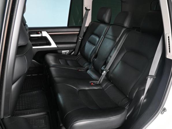 Toyota Land Cruiser 200 Series Рестайлинг 2 с пробегом 2019 года, цена 7 799 000 рублей, 157312 км, внедорожник, Автокод Объявления