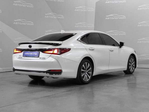Lexus ES VII с пробегом 2019 года, цена 4 090 000 рублей, 63000 км, седан, Автокод Объявления