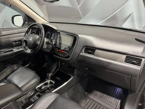 Mitsubishi Outlander III Рестайлинг 3 с пробегом 2019 года, цена 2 540 000 рублей, 135800 км, внедорожник, Автокод Объявления