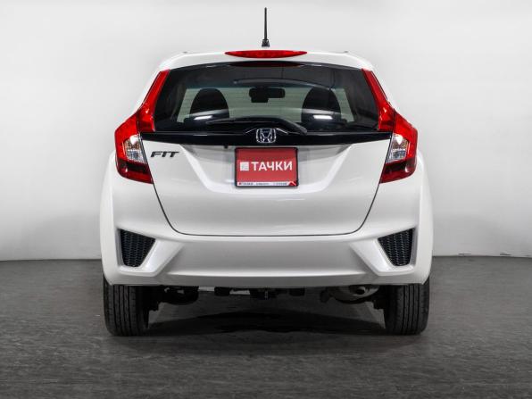 Honda Fit III Рестайлинг с пробегом 2017 года, цена 1 050 000 рублей, 146820 км, хэтчбек, Автокод Объявления