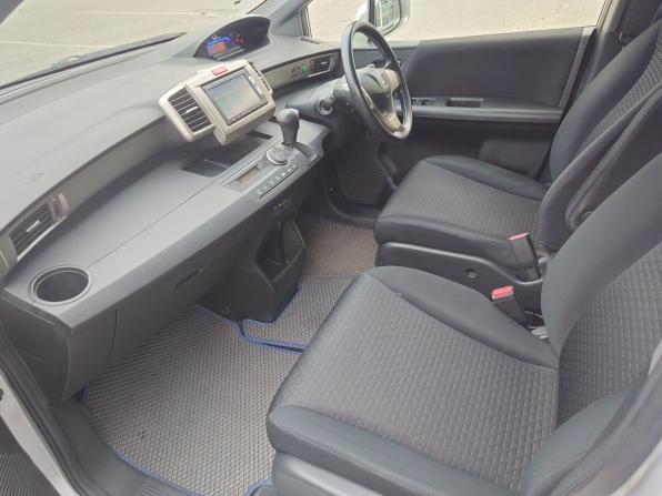 Honda Freed I Рестайлинг с пробегом 2014 года, цена 1 000 000 рублей, 172513 км, компактвэн, Автокод Объявления