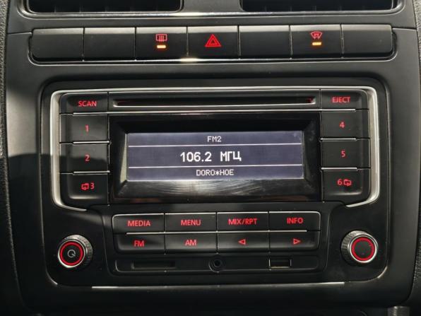 Volkswagen Polo V Рестайлинг с пробегом 2015 года, цена 766 000 рублей, 121994 км, седан, Автокод Объявления
