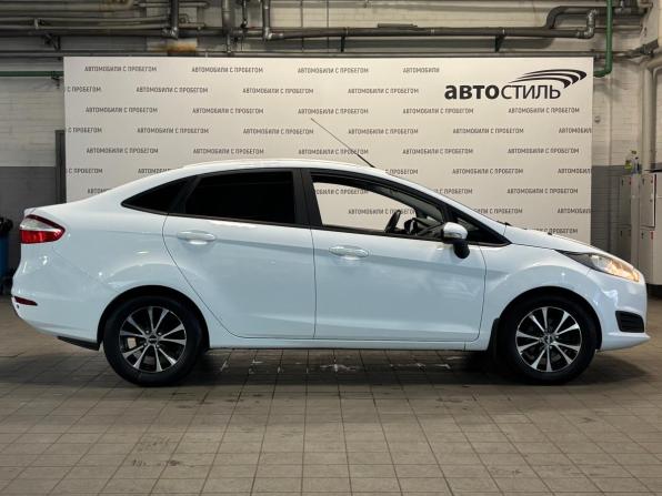 Ford Fiesta Mk6 Рестайлинг с пробегом 2015 года, цена 629 000 рублей, 223000 км, седан, Автокод Объявления