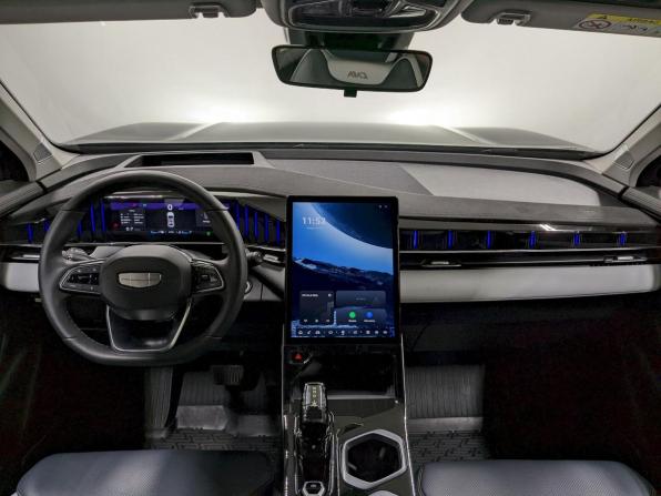 Geely Atlas II с пробегом 2024 года, цена 2 990 000 рублей, 15486 км, внедорожник, Автокод Объявления
