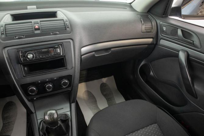 Skoda Octavia II (A5) Рестайлинг с пробегом 2009 года, цена 729 000 рублей, 202000 км, лифтбек, Автокод Объявления