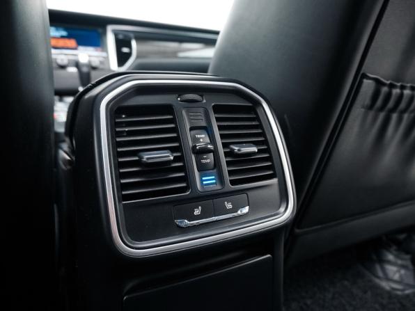 Porsche Macan I с пробегом 2014 года, цена 3 099 000 рублей, 115144 км, внедорожник, Автокод Объявления