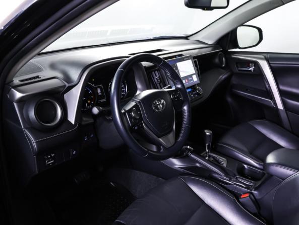 Toyota RAV4 IV (XA40) Рестайлинг с пробегом 2017 года, цена 2 490 000 рублей, 83778 км, внедорожник, Автокод Объявления