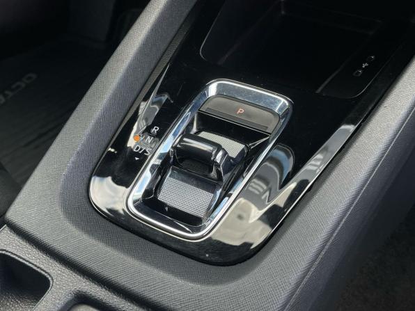 Skoda Octavia IV (A8) с пробегом 2021 года, цена 2 300 000 рублей, 83420 км, лифтбек, Автокод Объявления