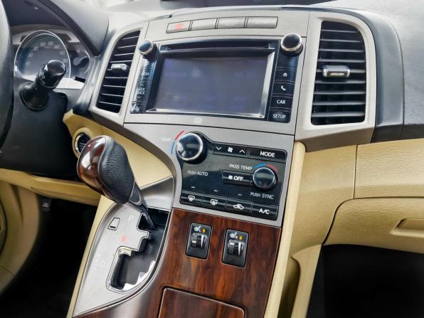 Toyota Venza I Рестайлинг с пробегом 2013 года, цена 1 683 000 рублей, 304871 км, внедорожник, Автокод Объявления