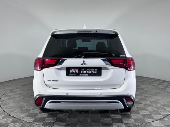 Mitsubishi Outlander III Рестайлинг 3 с пробегом 2020 года, цена 2 620 000 рублей, 63613 км, внедорожник, Автокод Объявления