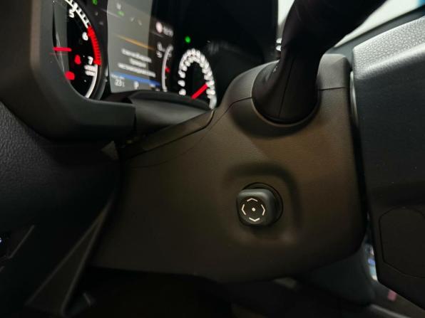 Toyota Land Cruiser 300 Series с пробегом 2021 года, цена 11 987 000 рублей, 8000 км, внедорожник, Автокод Объявления