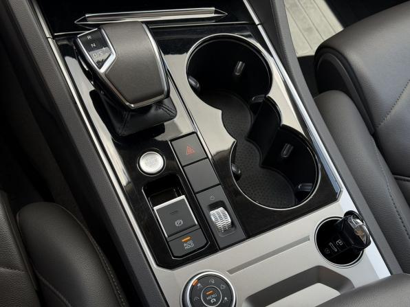 Volkswagen Touareg III с пробегом 2018 года, цена 4 850 000 рублей, 146921 км, внедорожник, Автокод Объявления