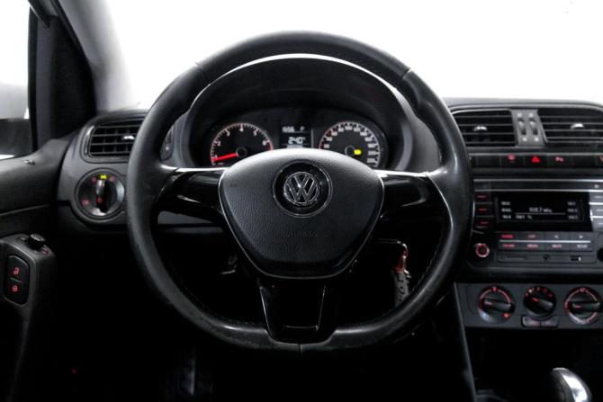 Volkswagen Polo V Рестайлинг с пробегом 2017 года, цена 749 000 рублей, 290100 км, седан, Автокод Объявления