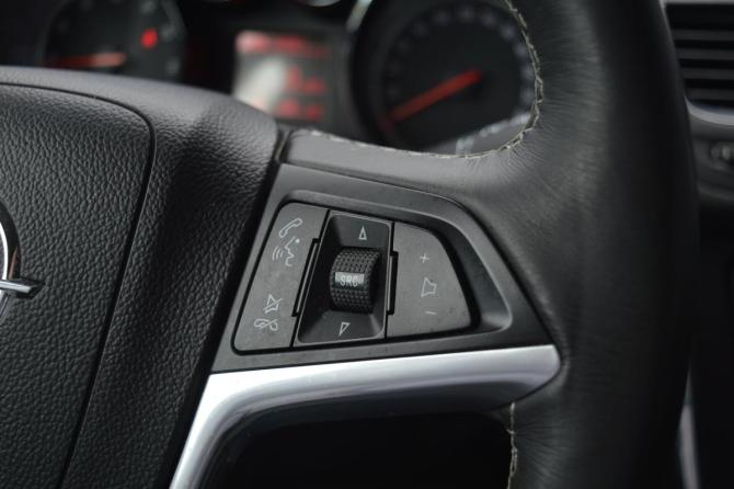 Opel Mokka I с пробегом 2013 года, цена 1 230 000 рублей, 88616 км, внедорожник, Автокод Объявления
