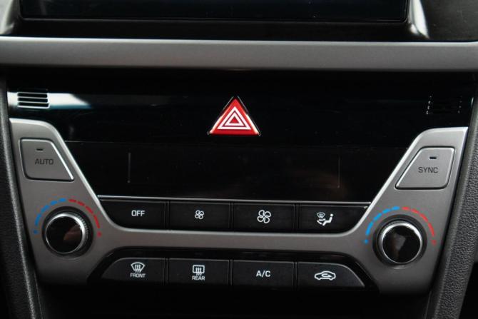 Hyundai Elantra VI (AD) с пробегом 2018 года, цена 1 449 000 рублей, 107521 км, седан, Автокод Объявления