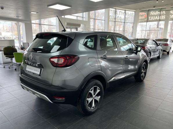 Renault Kaptur I Рестайлинг с пробегом 2021 года, цена 1 698 000 рублей, 66354 км, внедорожник, Автокод Объявления