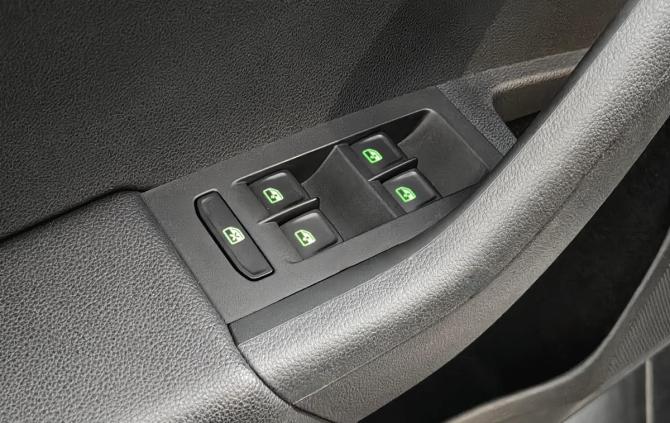 Skoda Octavia III (A7) Рестайлинг с пробегом 2018 года, цена 2 245 000 рублей, 83123 км, лифтбек, Автокод Объявления