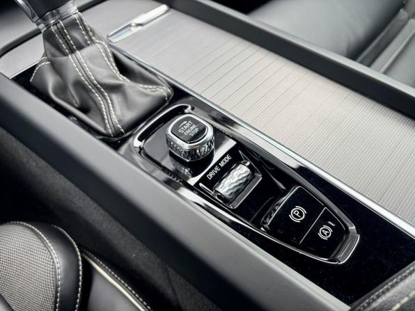 Volvo XC60 II с пробегом 2019 года, цена 3 675 000 рублей, 88500 км, внедорожник, Автокод Объявления