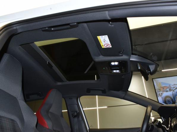Volkswagen Golf GTI VIII с пробегом 2021 года, цена 3 717 000 рублей, 69824 км, хэтчбек, Автокод Объявления