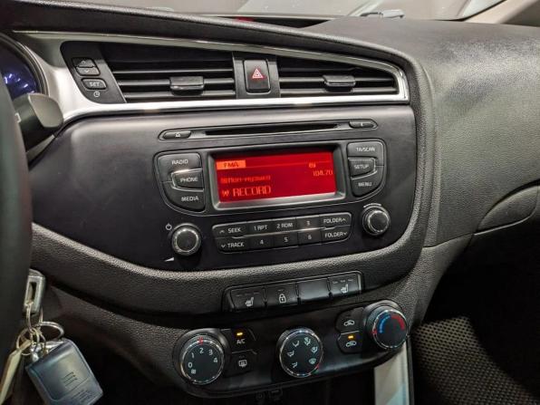 Kia Ceed II Рестайлинг с пробегом 2015 года, цена 1 035 000 рублей, 113809 км, хэтчбек, Автокод Объявления