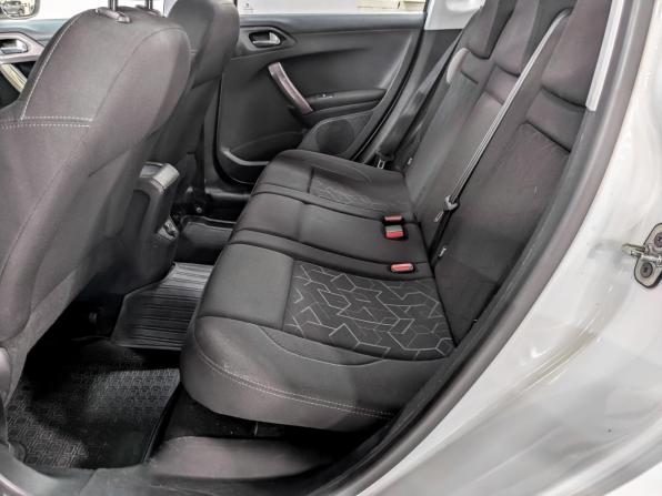 Peugeot 2008 I с пробегом 2016 года, цена 875 000 рублей, 139520 км, внедорожник, Автокод Объявления