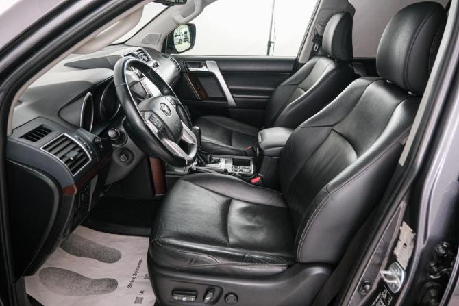 Toyota Land Cruiser Prado 150 Series Рестайлинг 1 с пробегом 2013 года, цена 3 799 000 рублей, 231000 км, внедорожник, Автокод Объявления