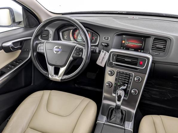 Volvo S60 II Рестайлинг с пробегом 2014 года, цена 1 715 000 рублей, 114730 км, седан, Автокод Объявления