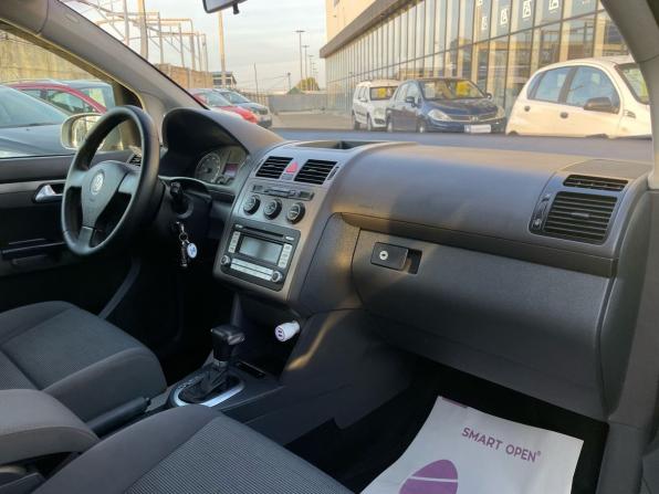 Volkswagen Touran I Рестайлинг с пробегом 2008 года, цена 840 000 рублей, 242179 км, компактвэн, Автокод Объявления