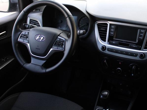 Hyundai Solaris II с пробегом 2019 года, цена 1 049 000 рублей, 145008 км, седан, Автокод Объявления